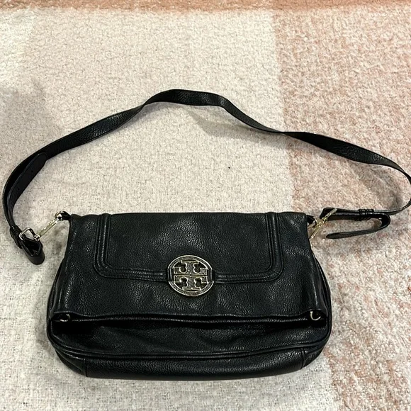 Tory burch amanda crossbody bag on sale